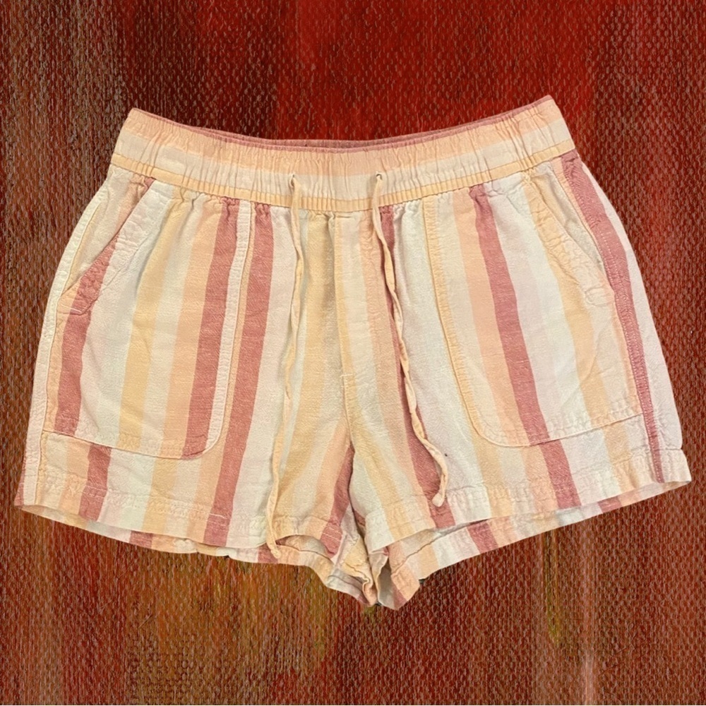 GAP Women’s Linen Shorts